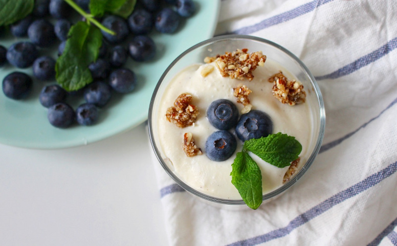 Keto yogurt parfait